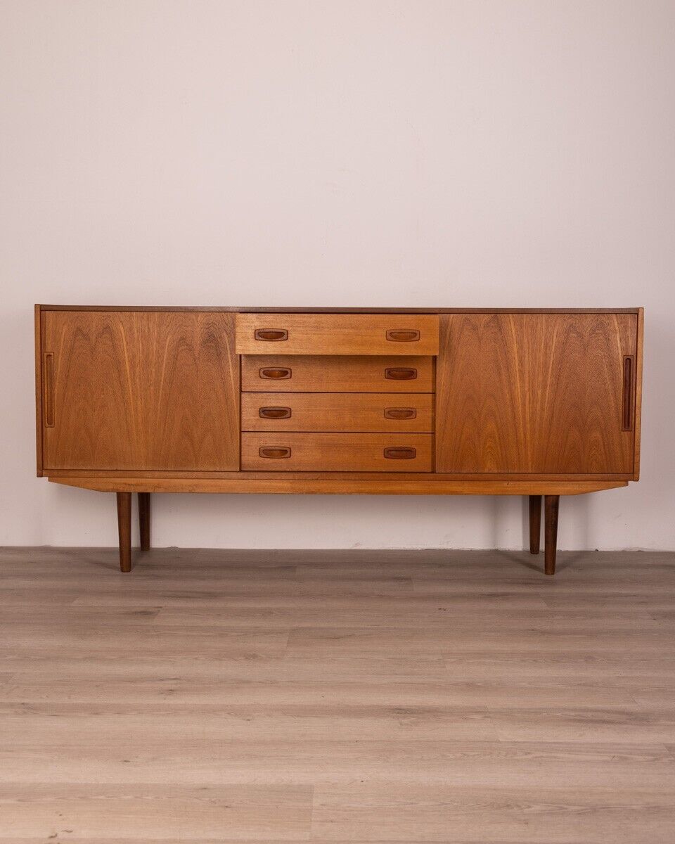 1960s Vintage Sideboard in Teak Wood Danish Design