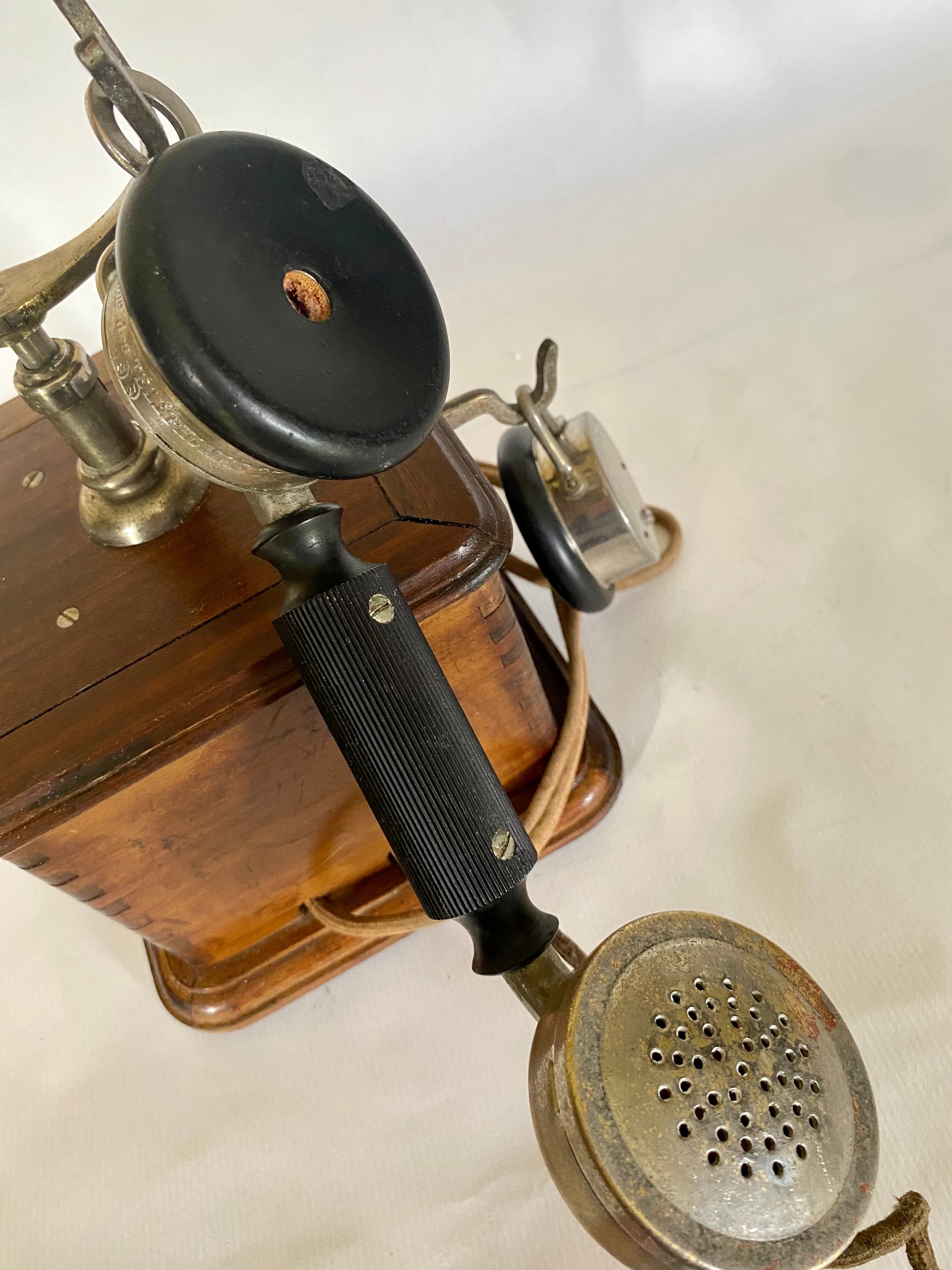 Téléphone bois à manivelle 1920