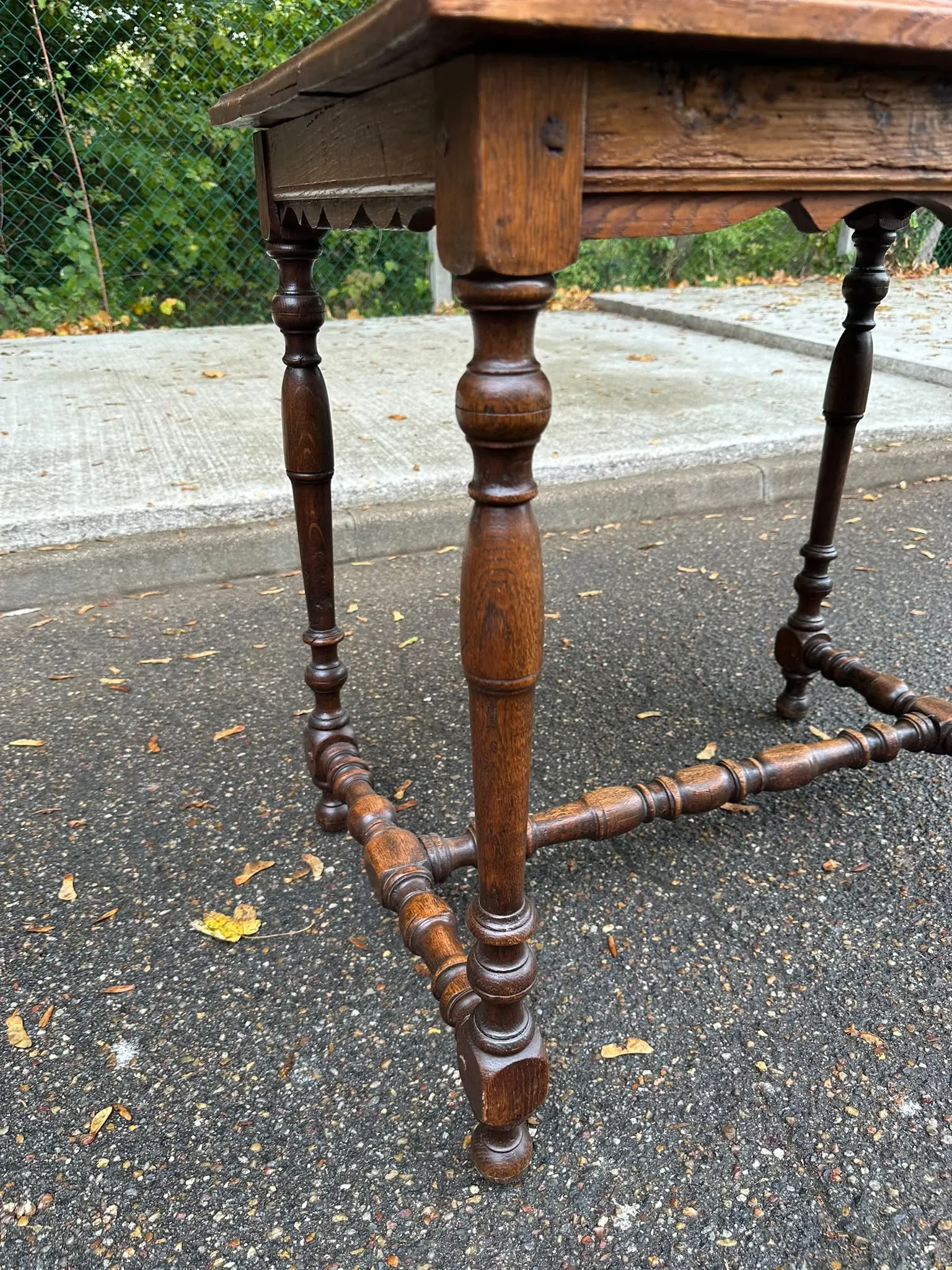 Solid walnut table in Louis XIII/Louis XIV style from the 19th century, 80x75cm.