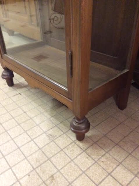 Vitrine en bois ancienne