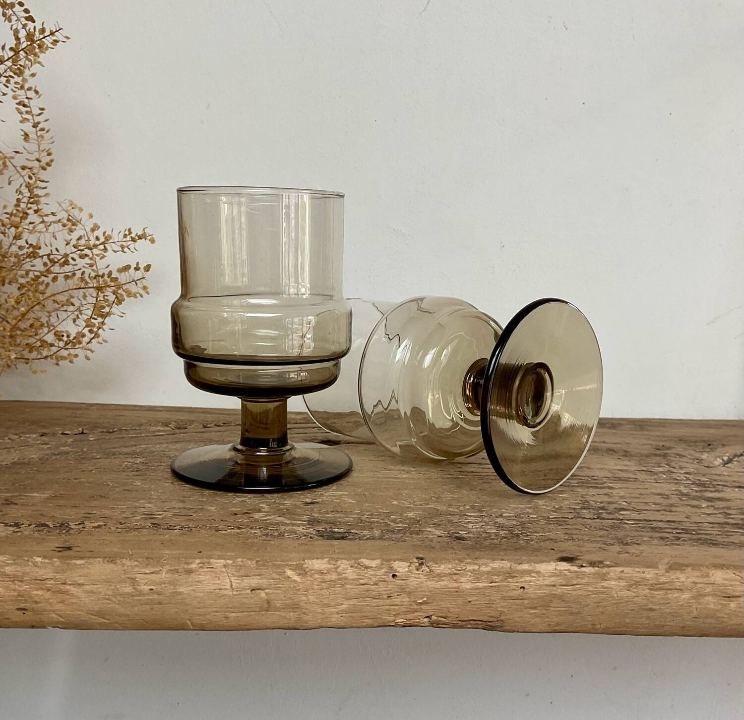 3 “Willem Heesen” smoked glass glasses