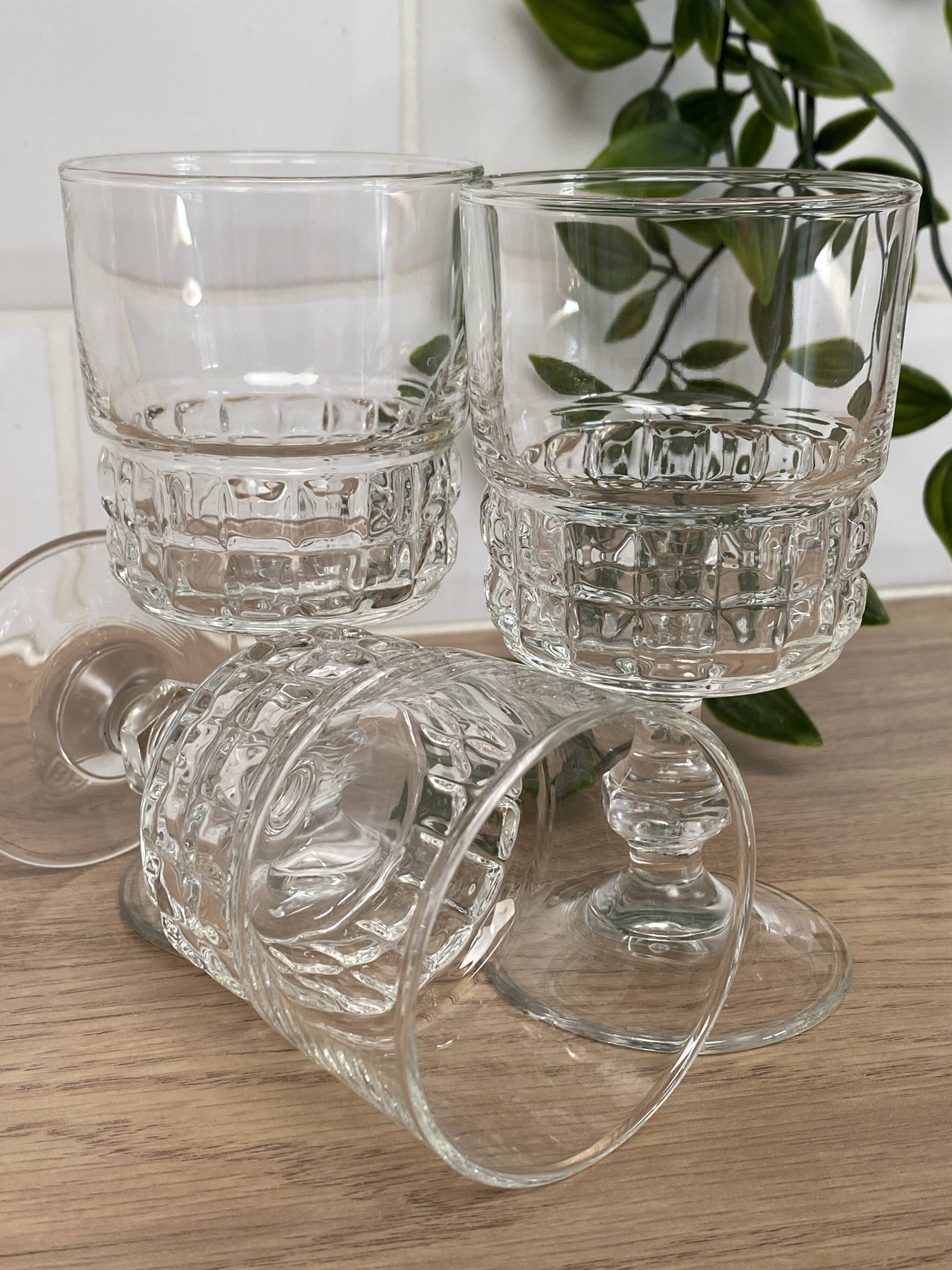 Set of 3 Luminarc Quadrille wine glasses