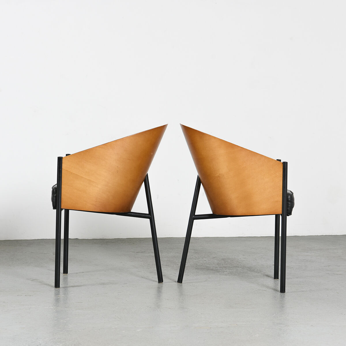 Paire de fauteuils Costes par Philippe Starck