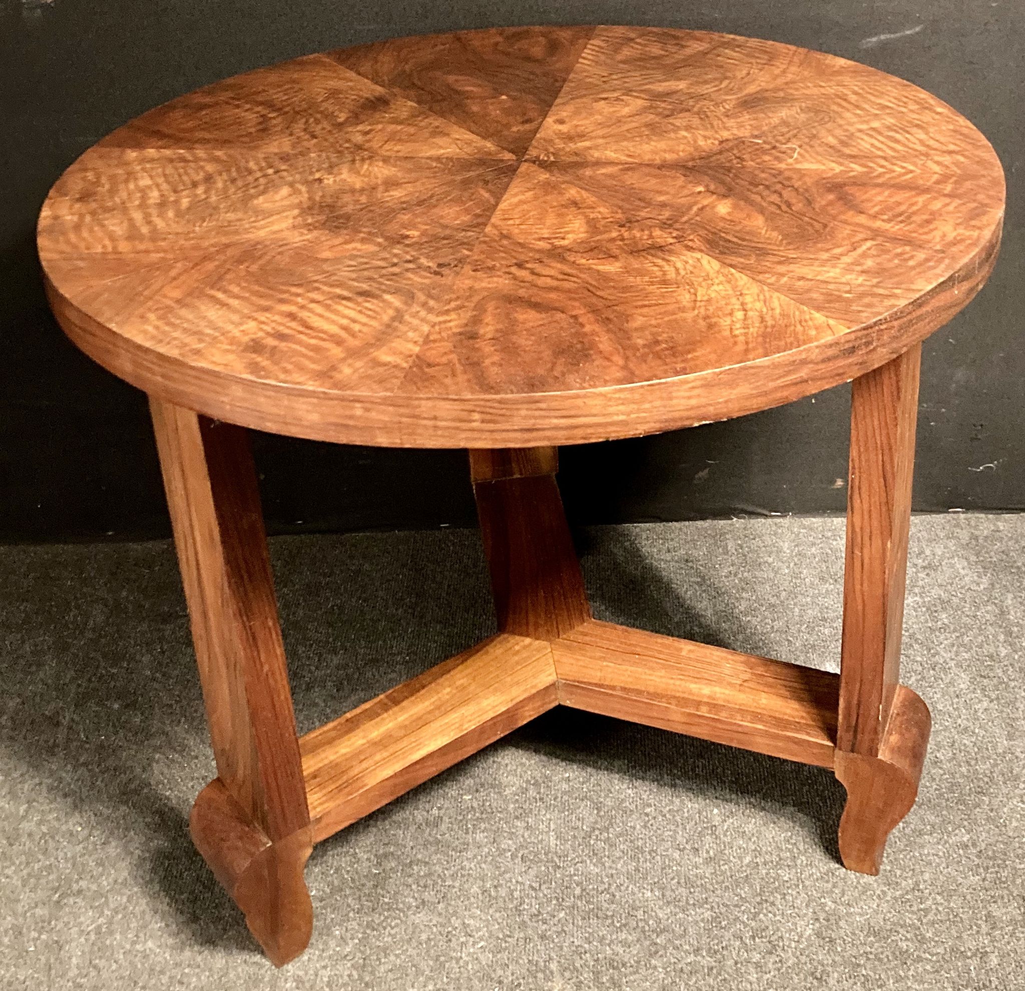 Art Deco pedestal table