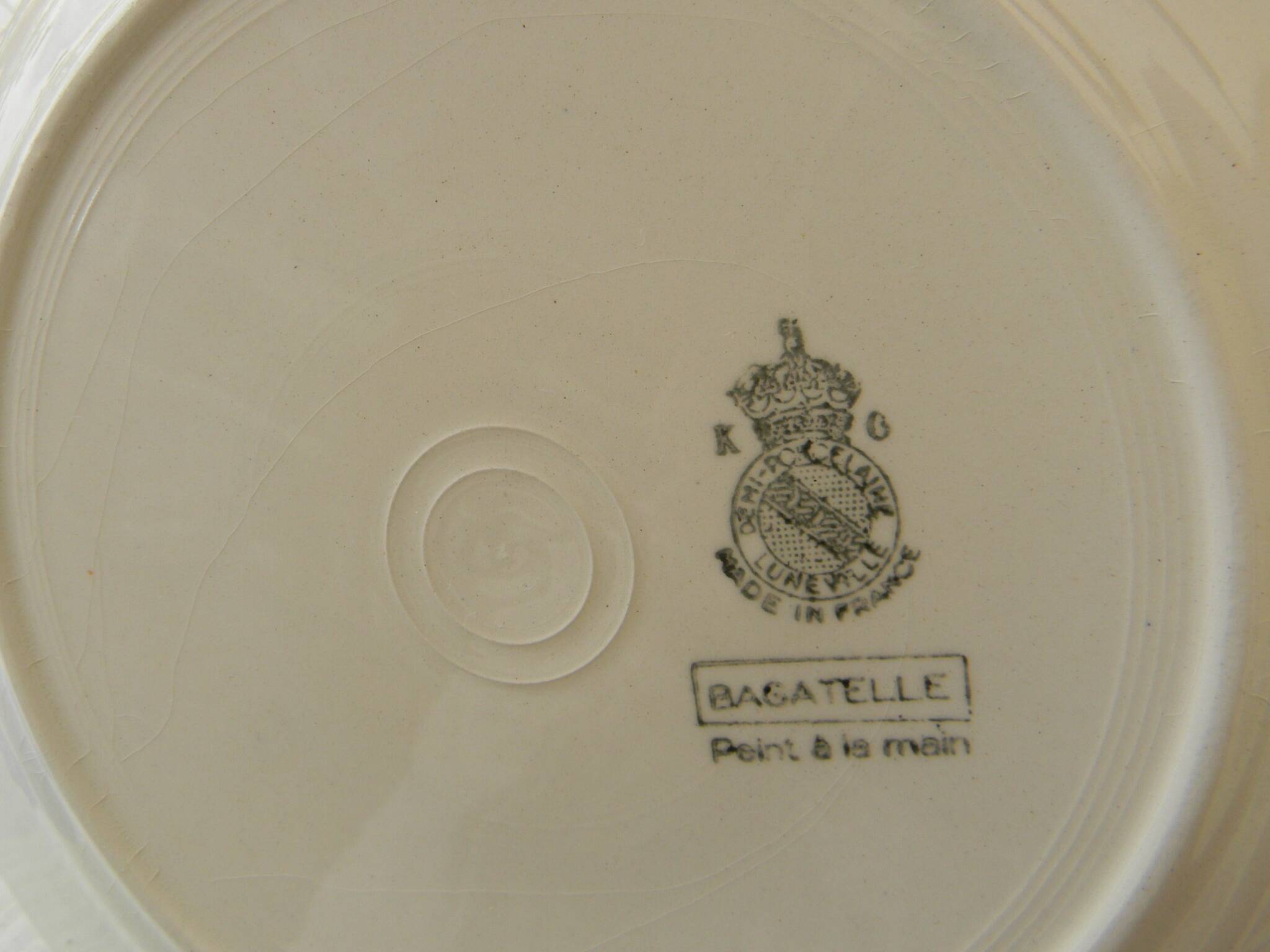 Set of 6 Luneville earthenware dessert plates. Bagatelle model.