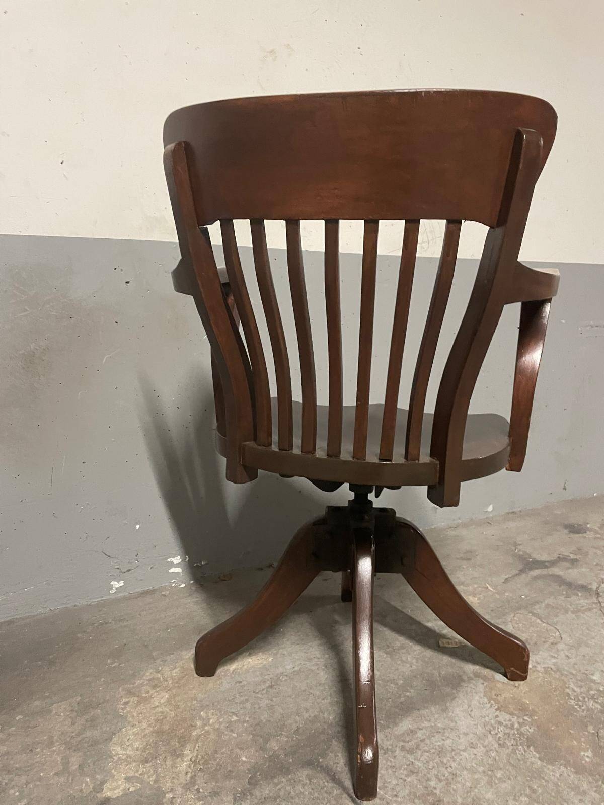 American swivel office chair