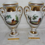 Paire vases porcelaine de paris signée PP en creux décors tournant peints main anses dorées