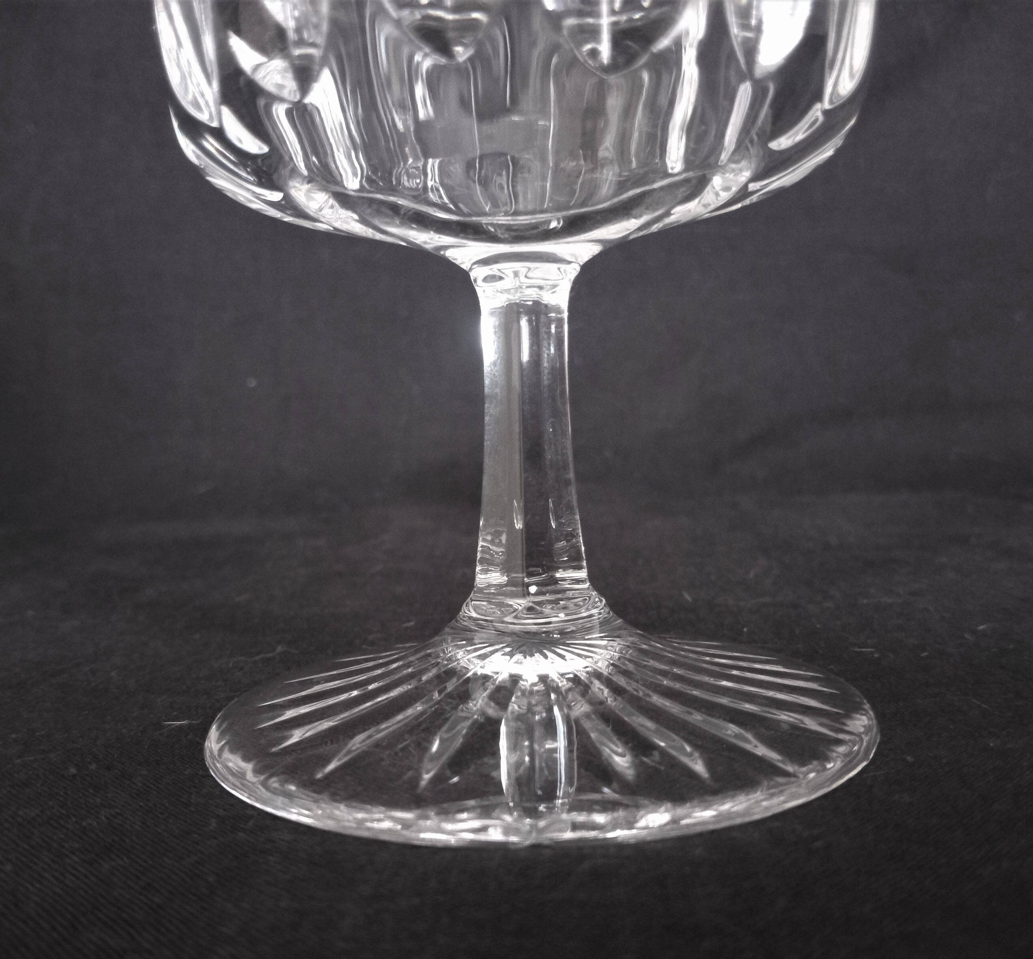 12 Art Deco wine glasses in cut crystal (in the style of Marignane Baccarat)