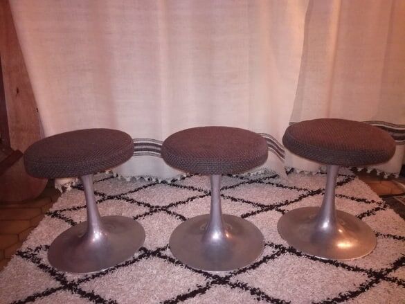 3 design stools with tulip sats