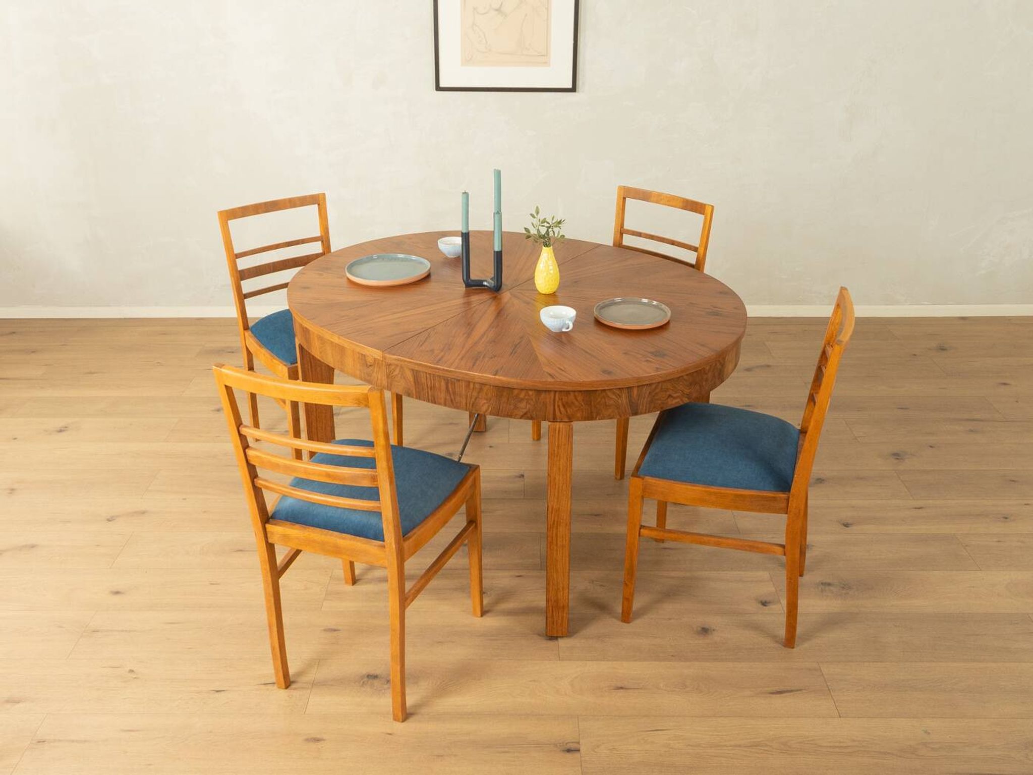 Table à manger extensible élégante par Ruscheweyh, années 1930, noyer
