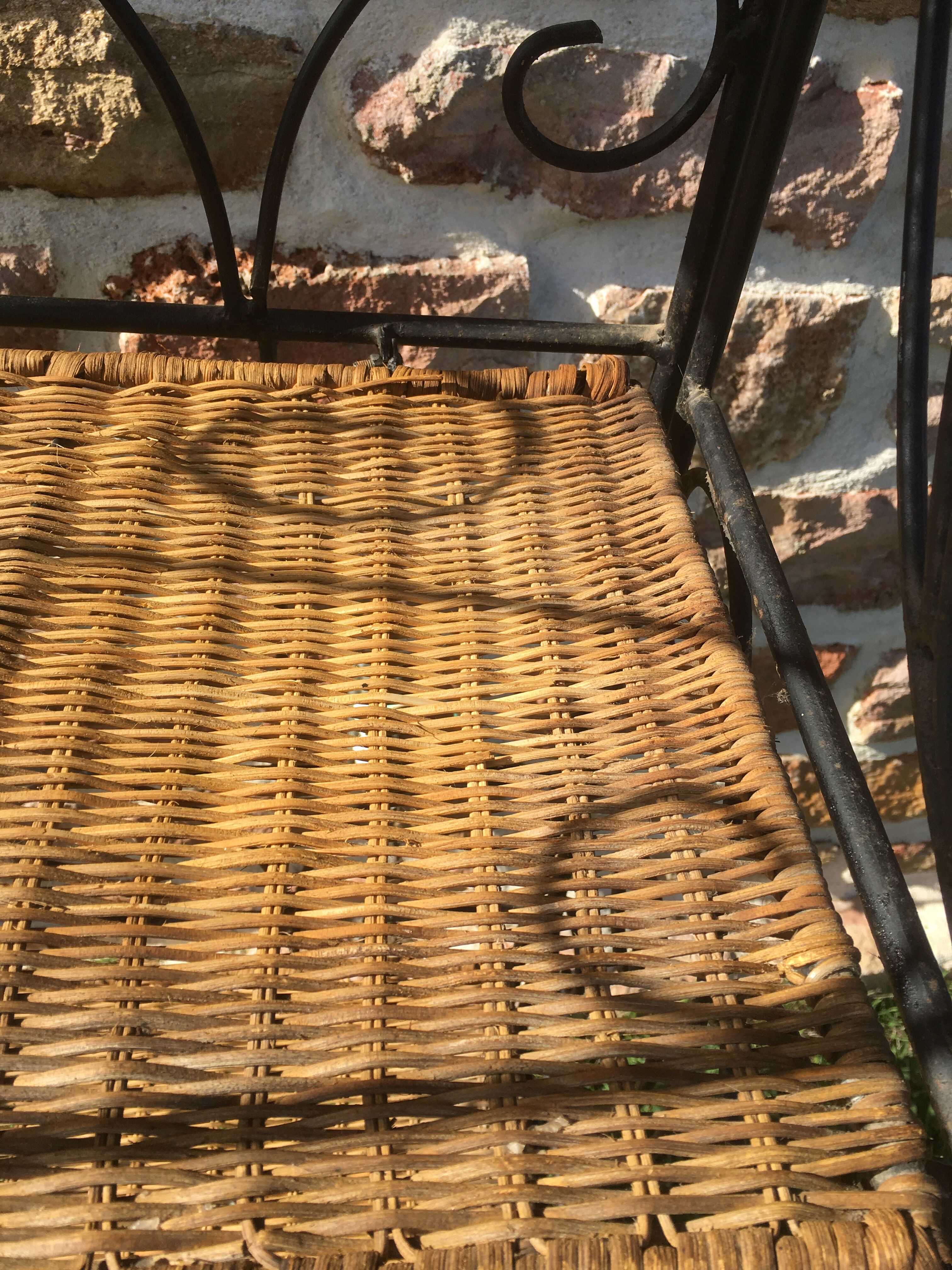 Folding bakery shelf, metal and wicker