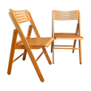 Une paire de chaises