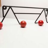 Coatrack 60s black and red 4 balls