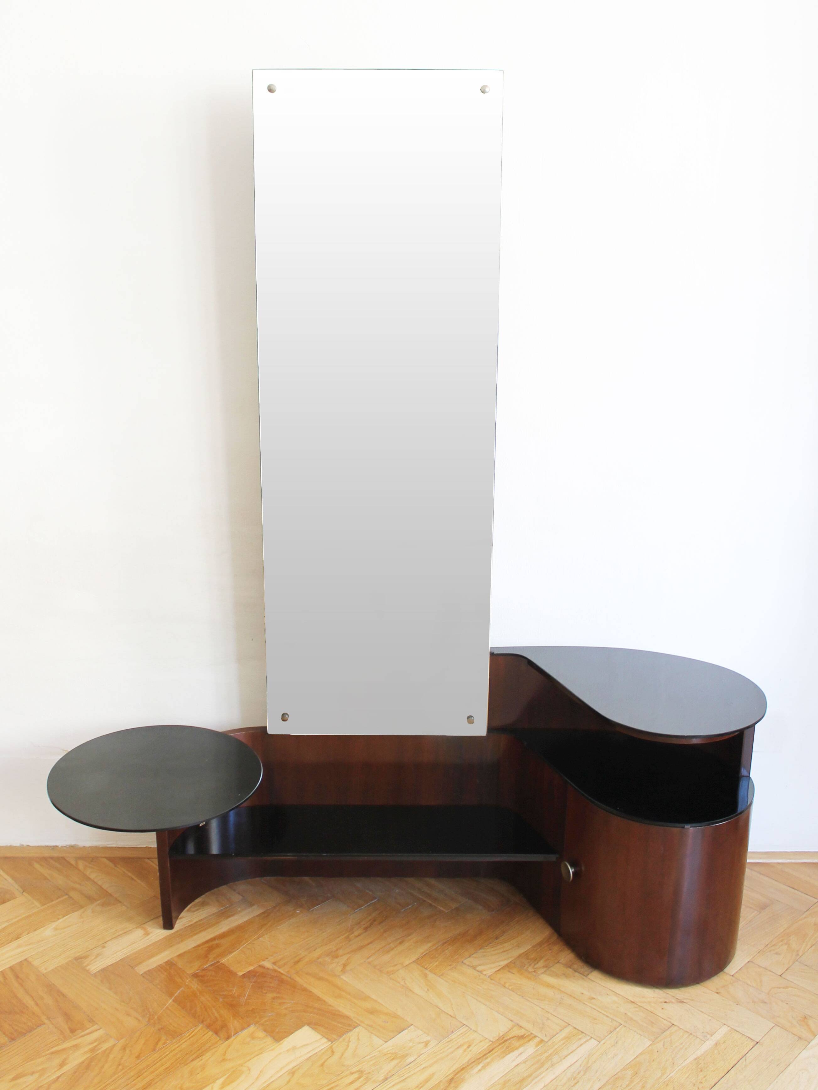 Coiffeuse moderniste des années 1930