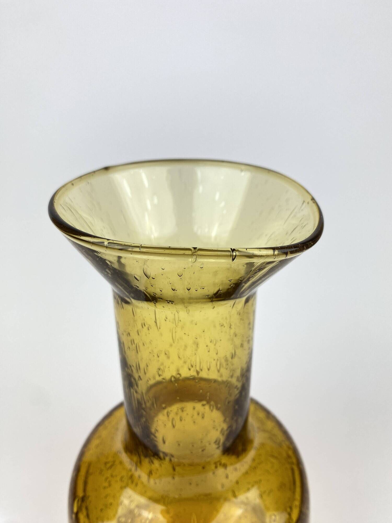 Ancien Vase Carafe Verre Soufflé Bullé Ambré Jaune