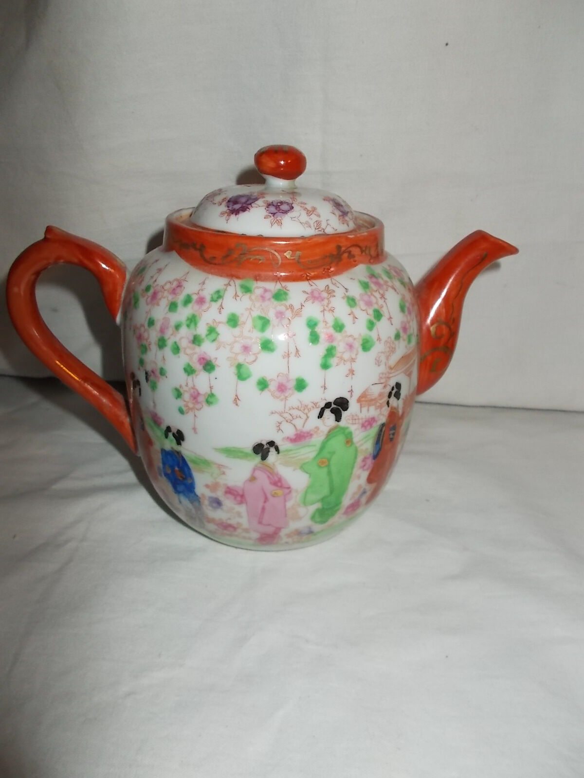 Very fine porcelain maruku china tea service