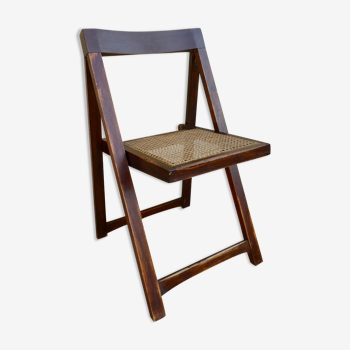 Folding chair canned