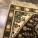 Vintage Turkish Carpet with Medallion Design 134 X 66 cm