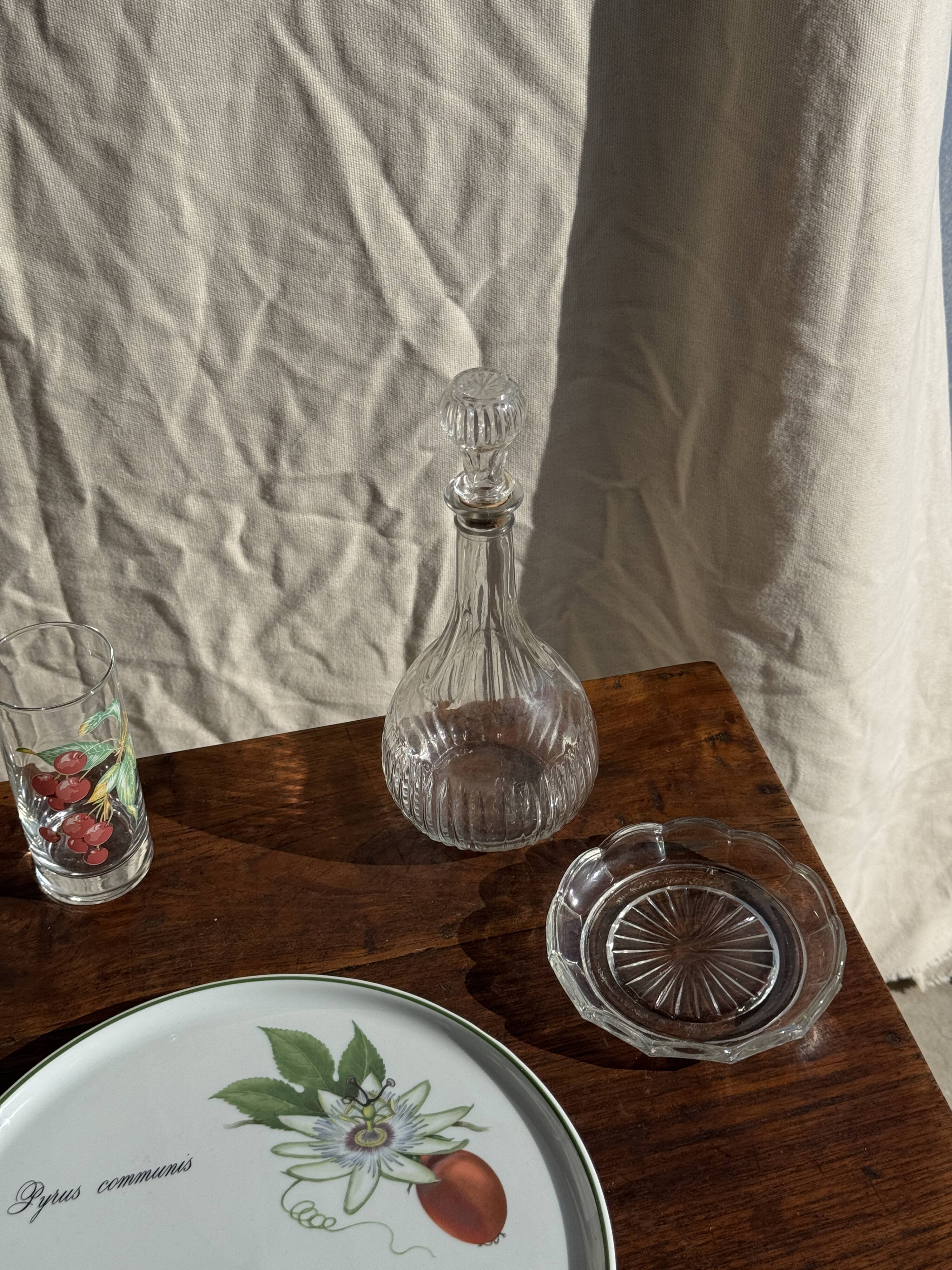 Cendrier vintage en verre moulé en forme de fleur D14 H2,5