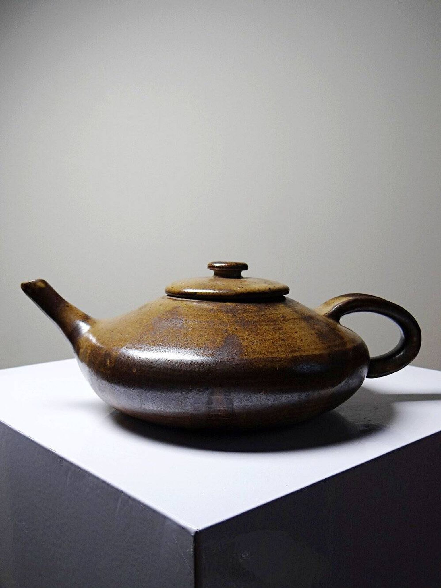 Vintage Japanese-style teapot from the 70s-90s, handmade brown stoneware signed Pichon.