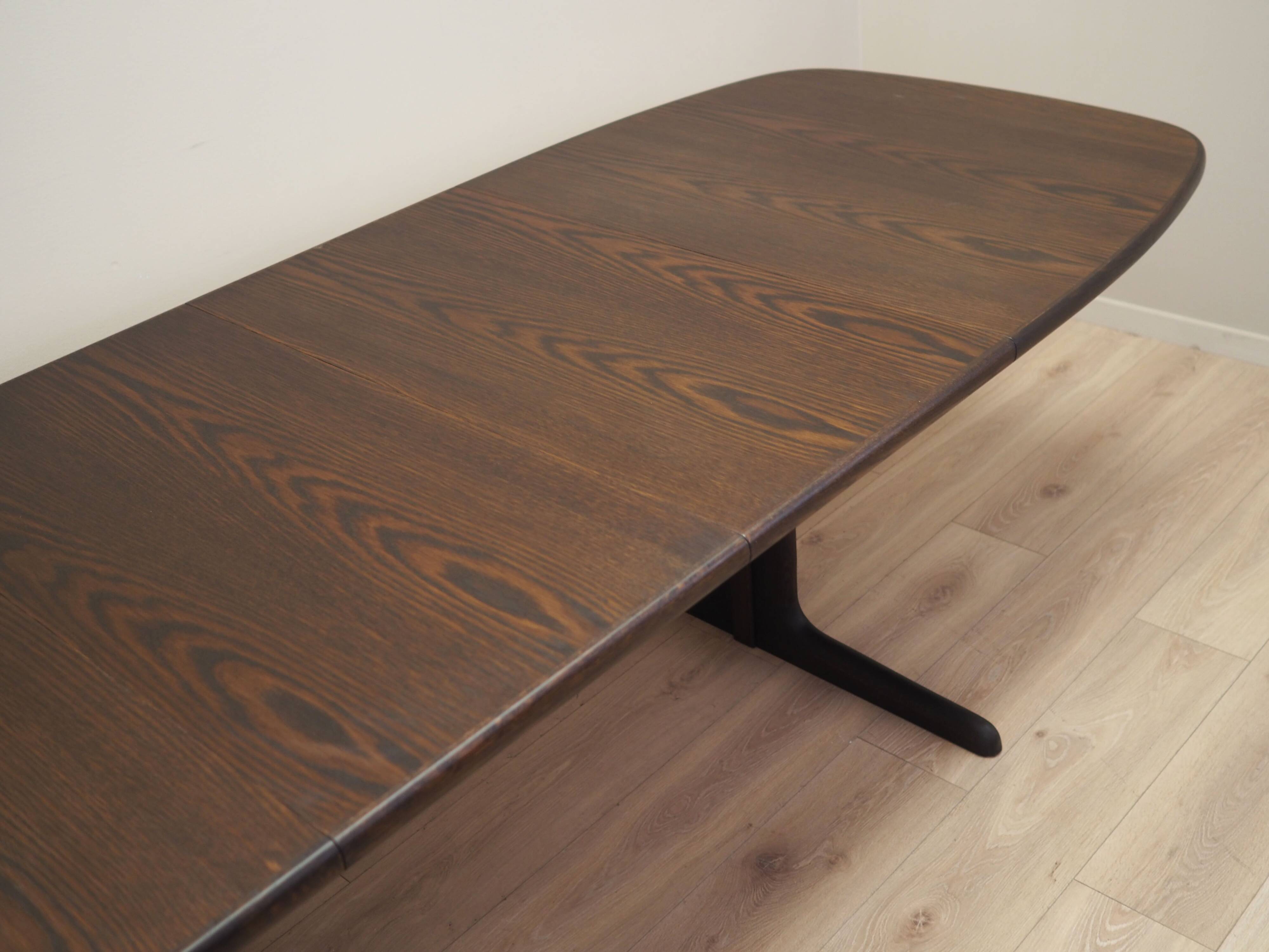 Table en chêne, design danois, années 1970, fabricant : Skovby