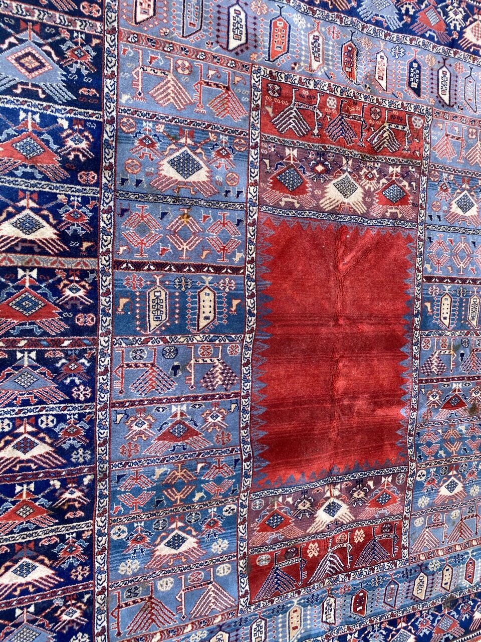 Persian-style mechanical carpet 178x194 cm