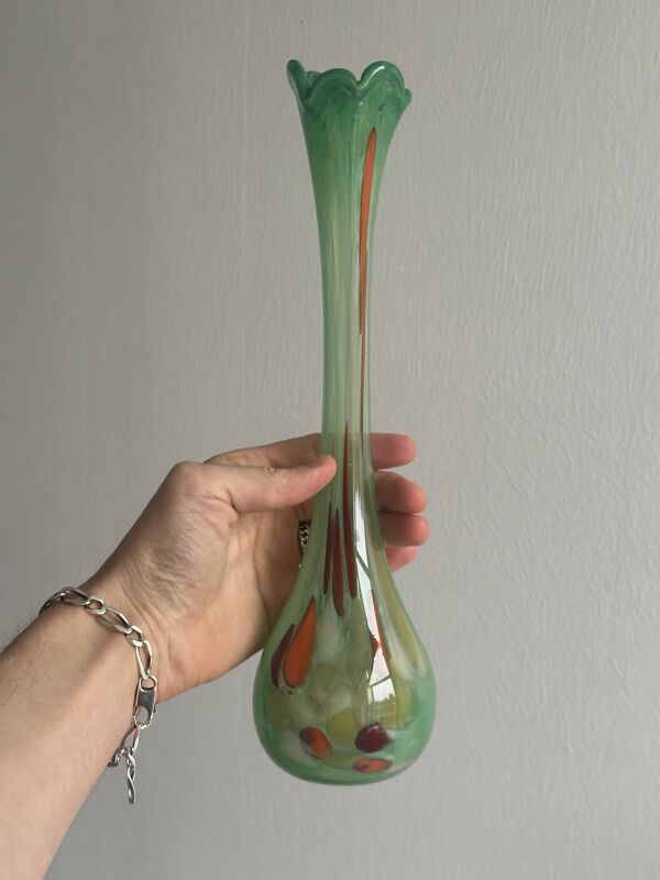 Vase soliflore en verre coloré transparent