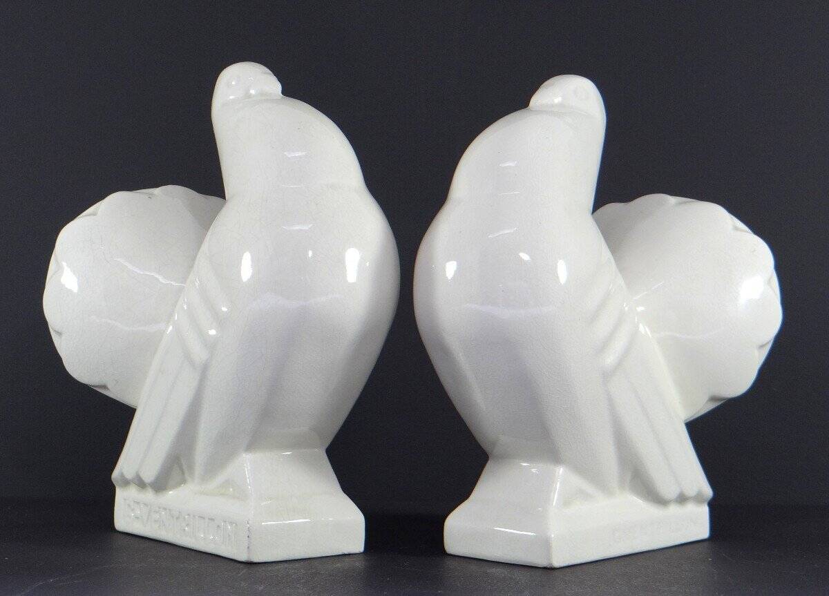 Manufacture de saint-clément, années 1930, paire de serre-livres figurant des pigeons.