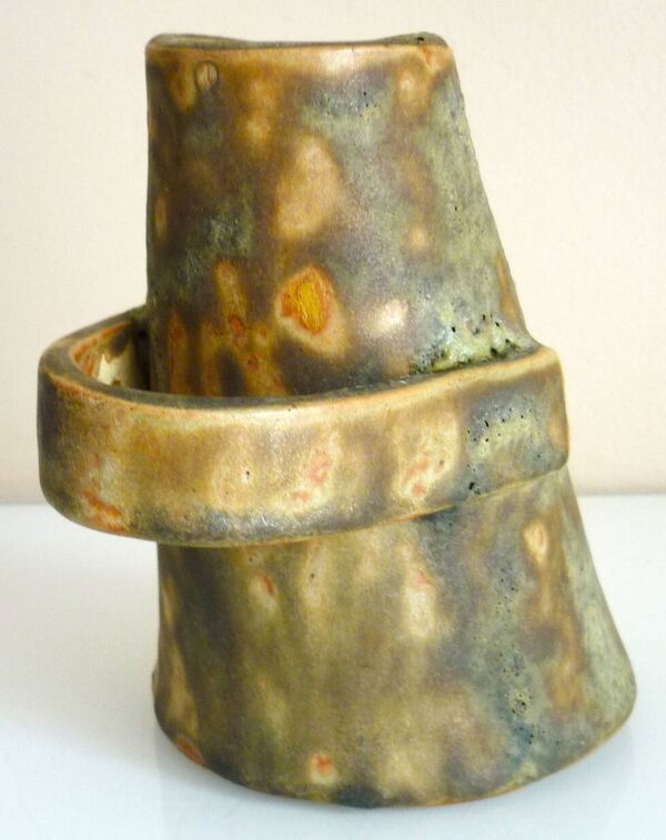 Vase sabot, brutaliste, céramique émaillée, grès, signature à identifier
