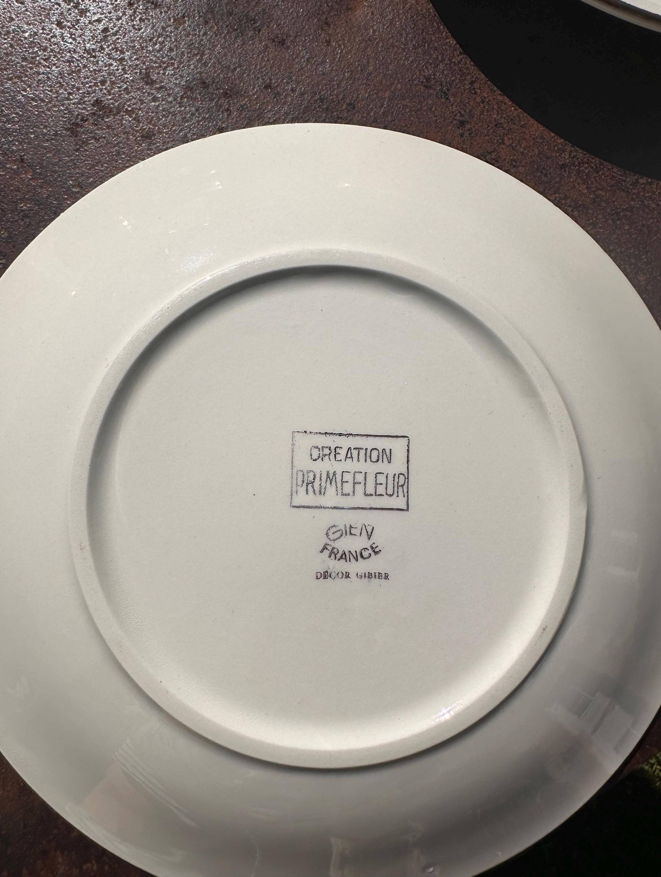 Set of 5 flat plates in Gien earthenware, Primefleur collection.