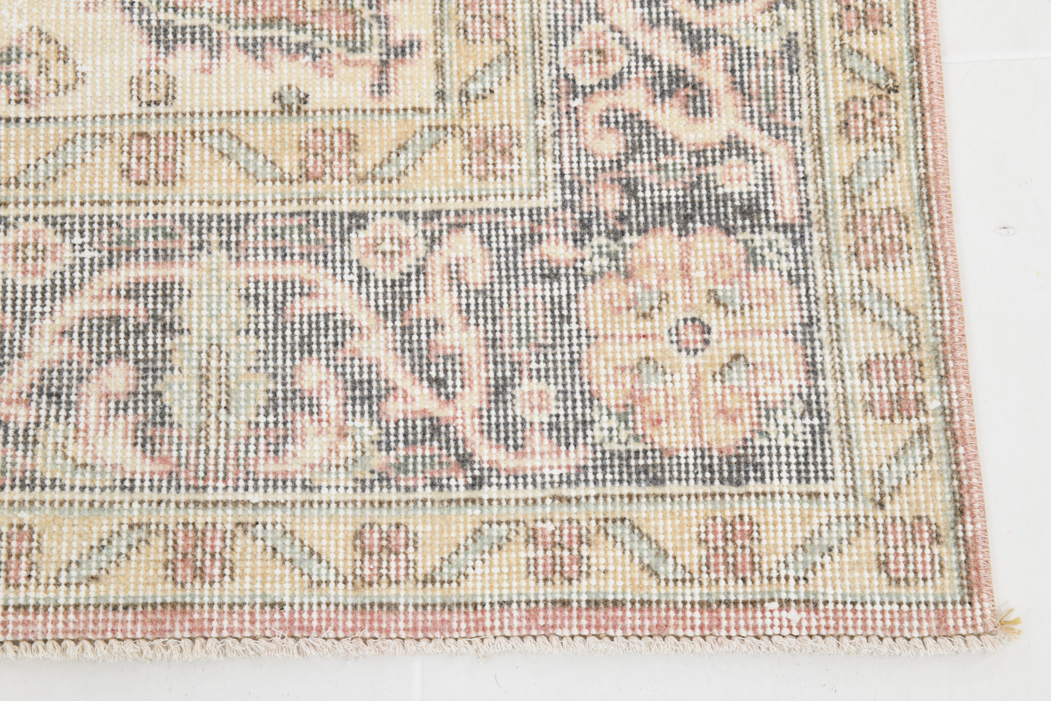 Faded red classic carpet 302x183