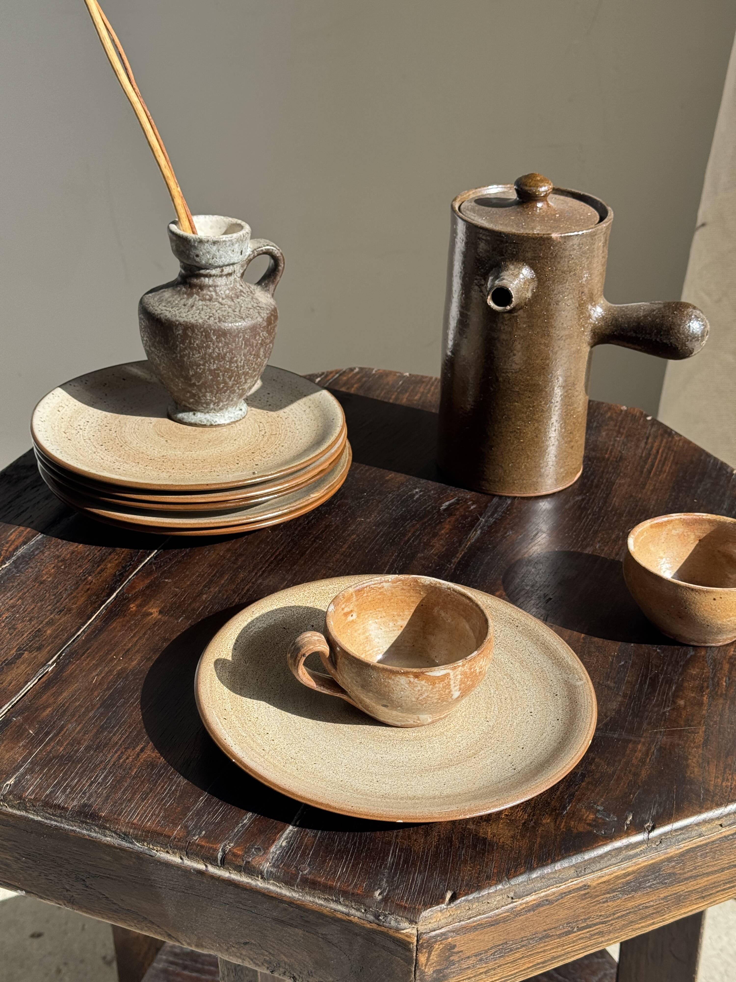 Set of 6 vintage brown stoneware dessert plates D21