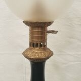 Lampe a pétrole Ancienne.
