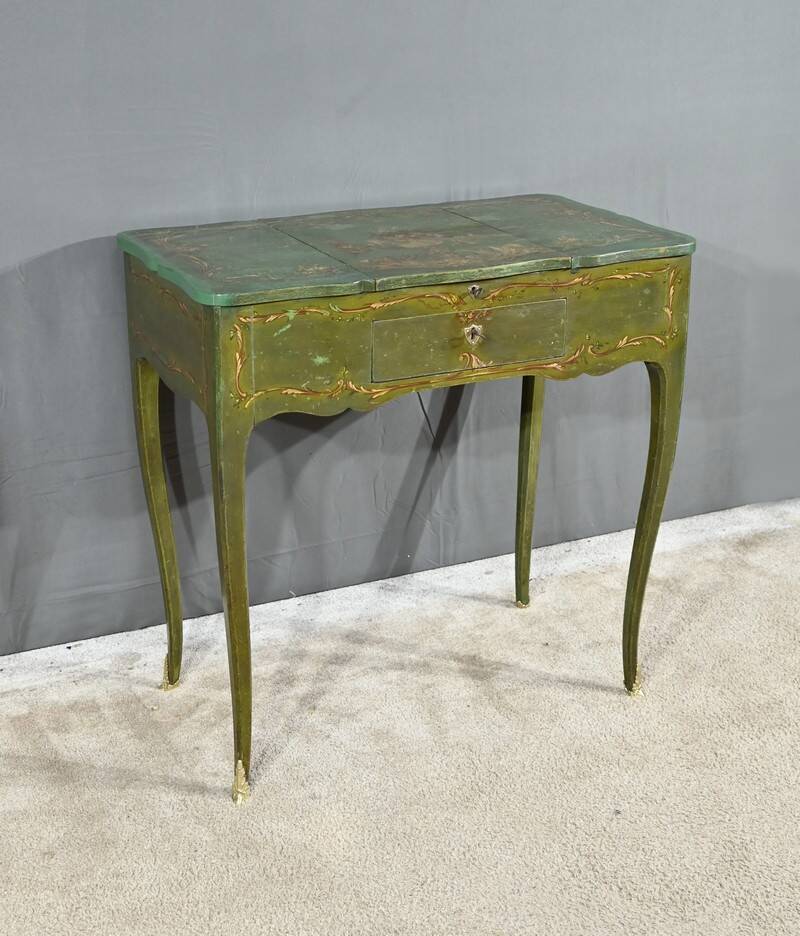 Small Painted Oak Dressing Table, Louis XV style – Late 18th century