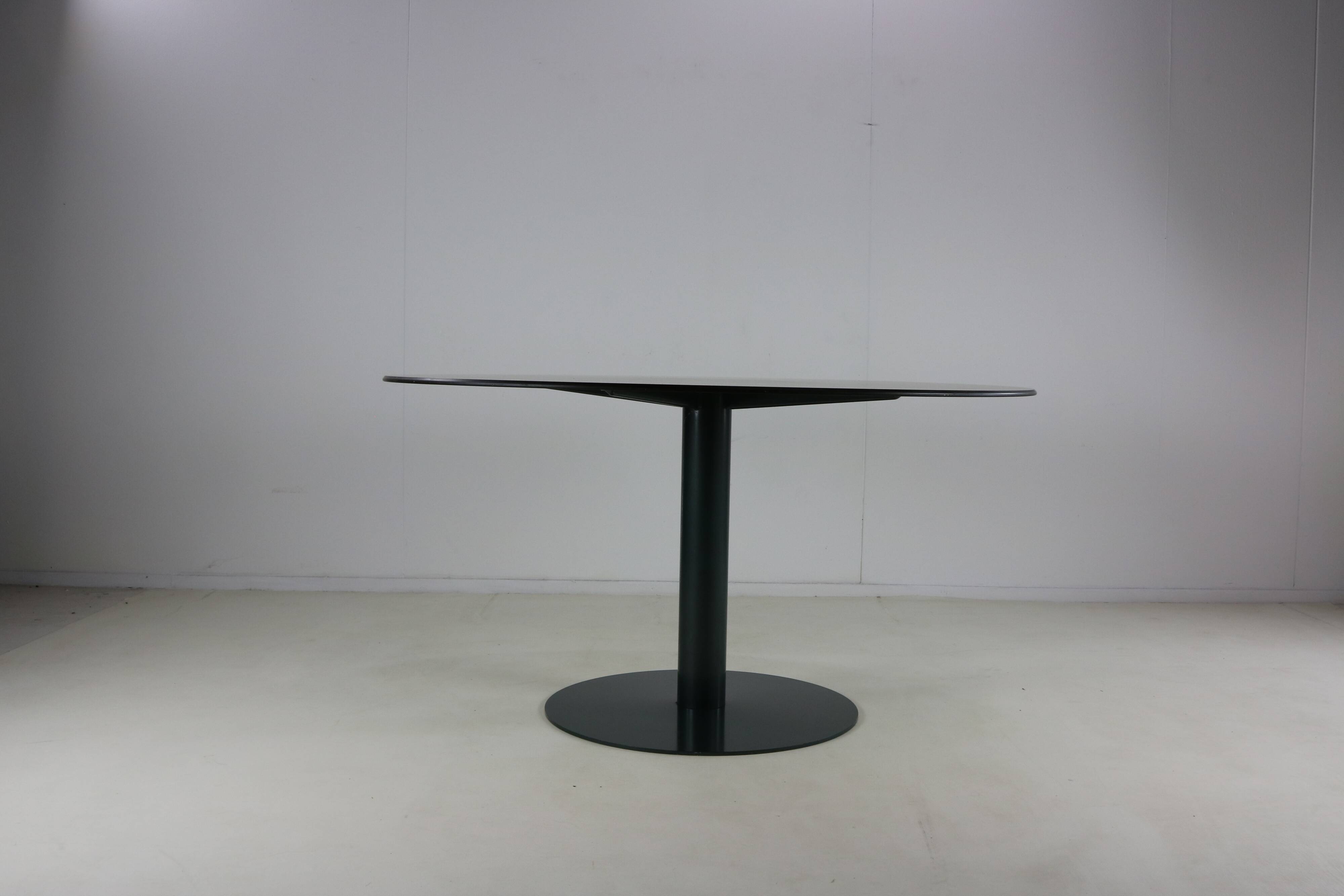 Eighties design Dutch design dining table with beautiful thin top