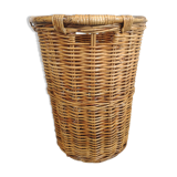 Round wicker basket