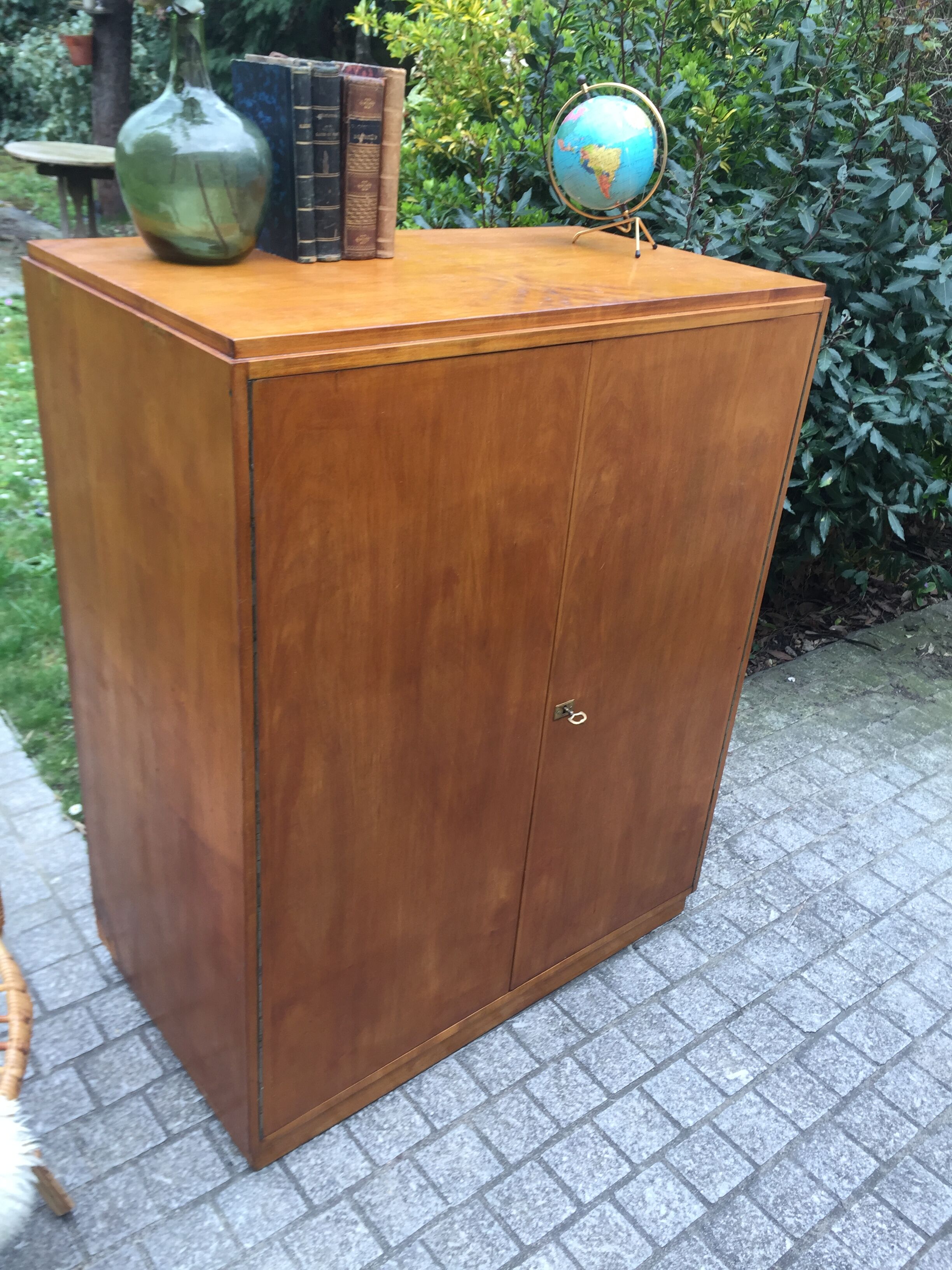 Armoire basse vintage 1960 en bois clair