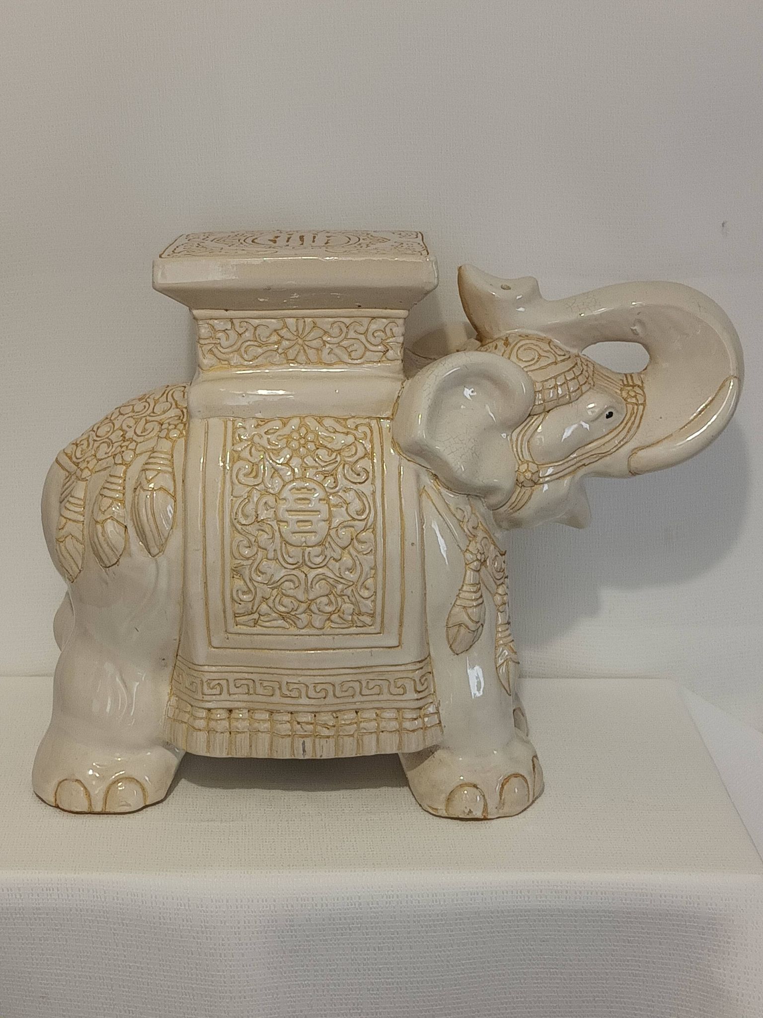 Porte plante éléphant en céramique vintage