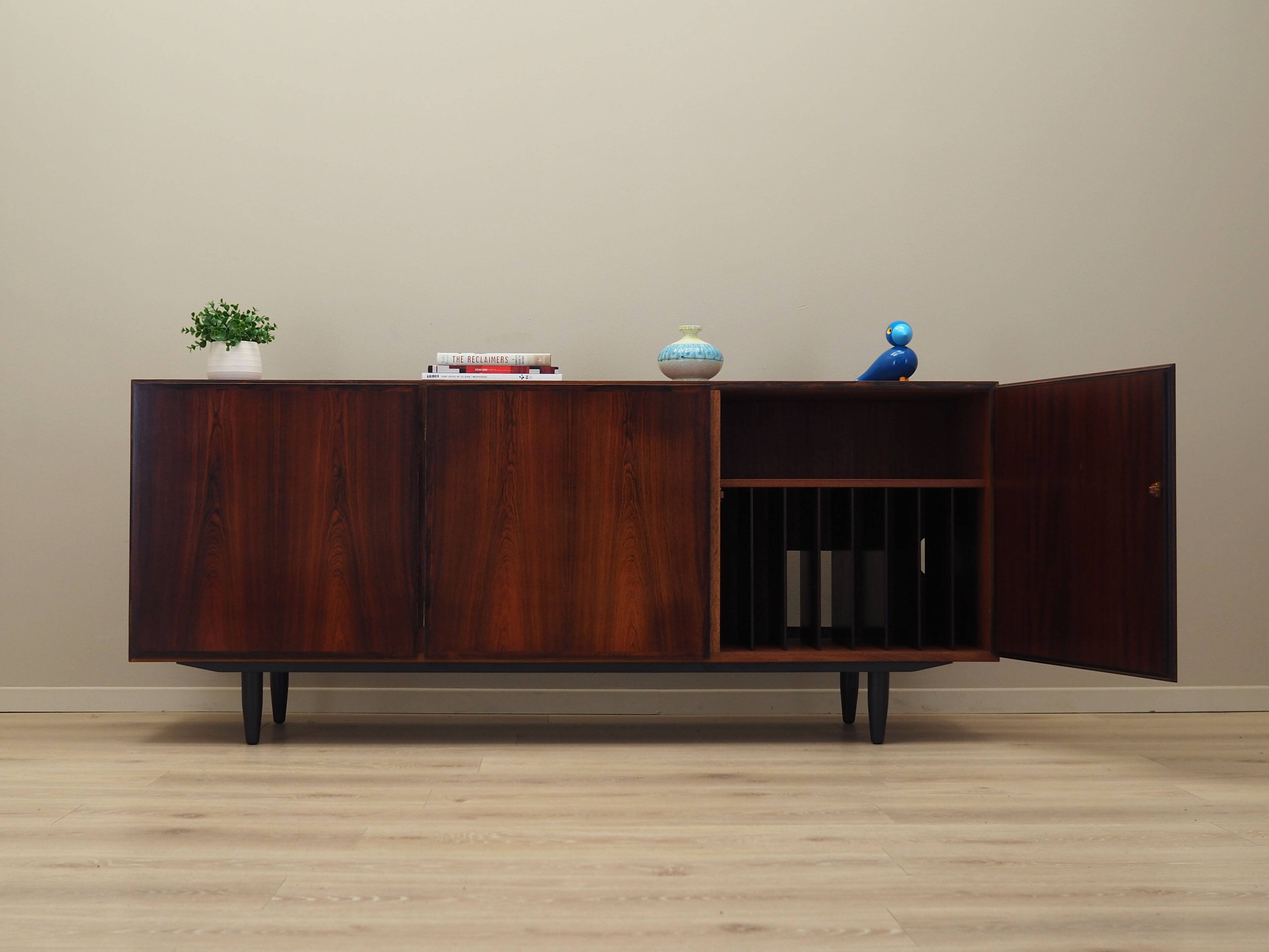 Buffet en palissandre, design danois, années 1970, fabricant : Omann Jun