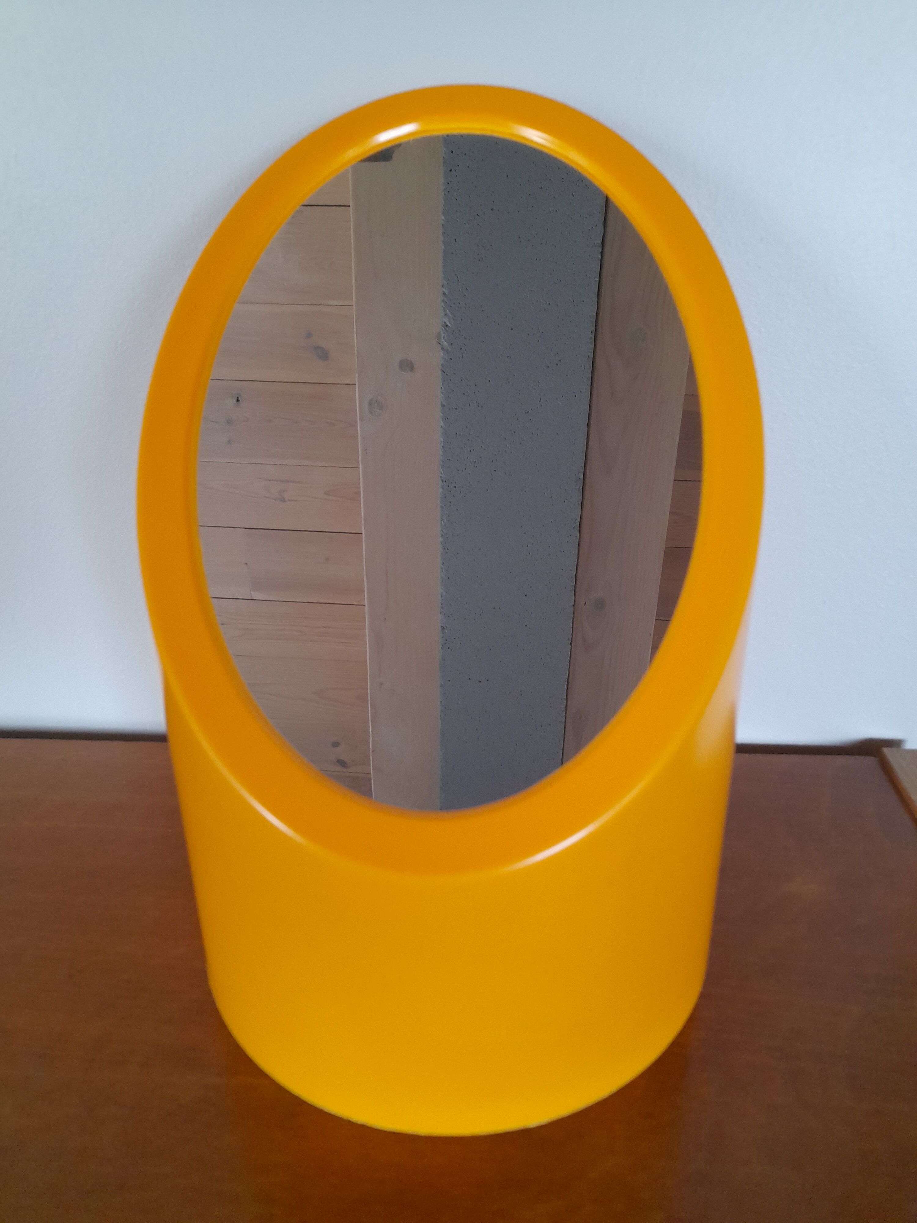 Lipstick mirror 1970