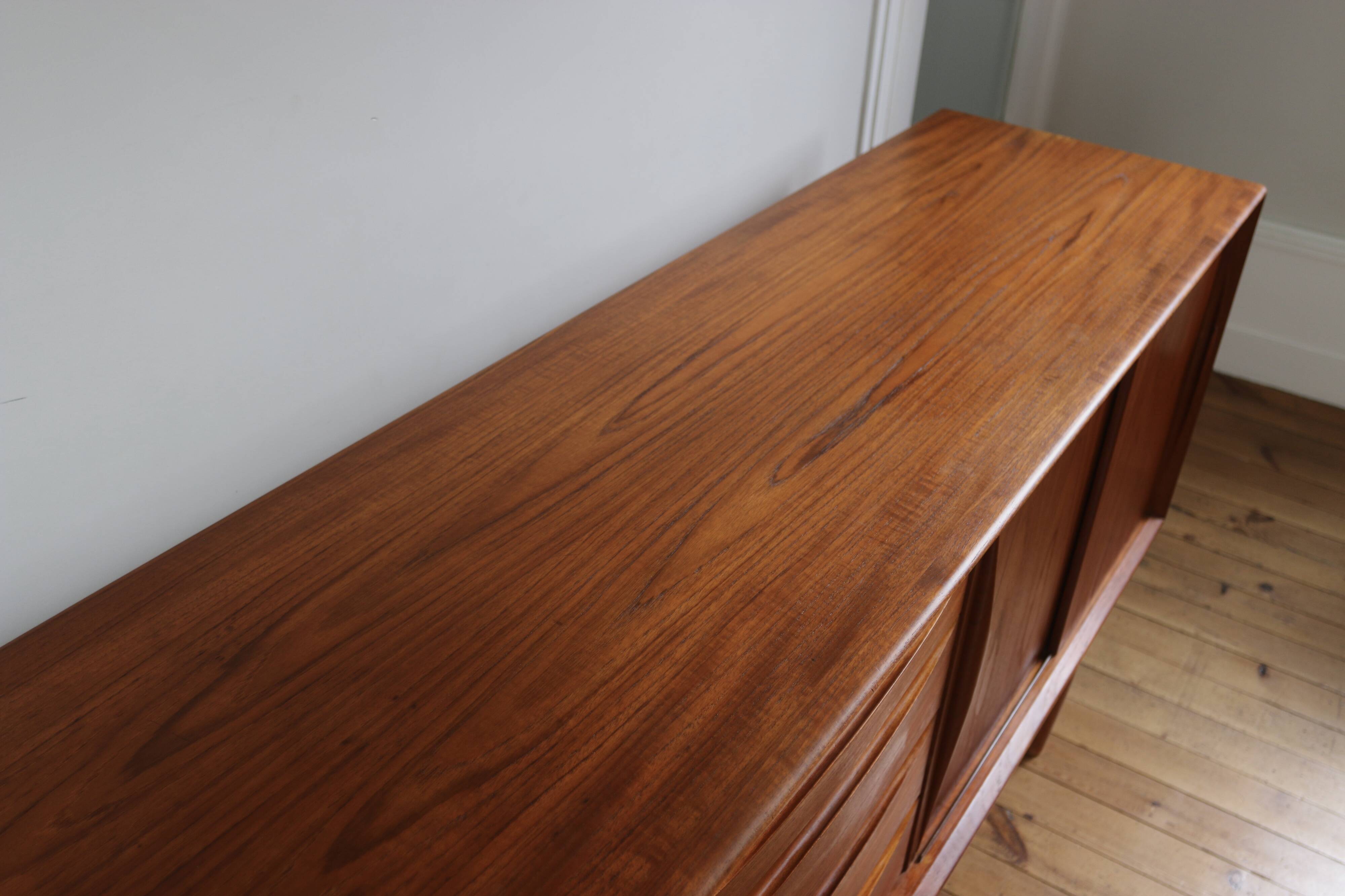 Enfilade scandinave vintage en teck Arne Vodder, 1960