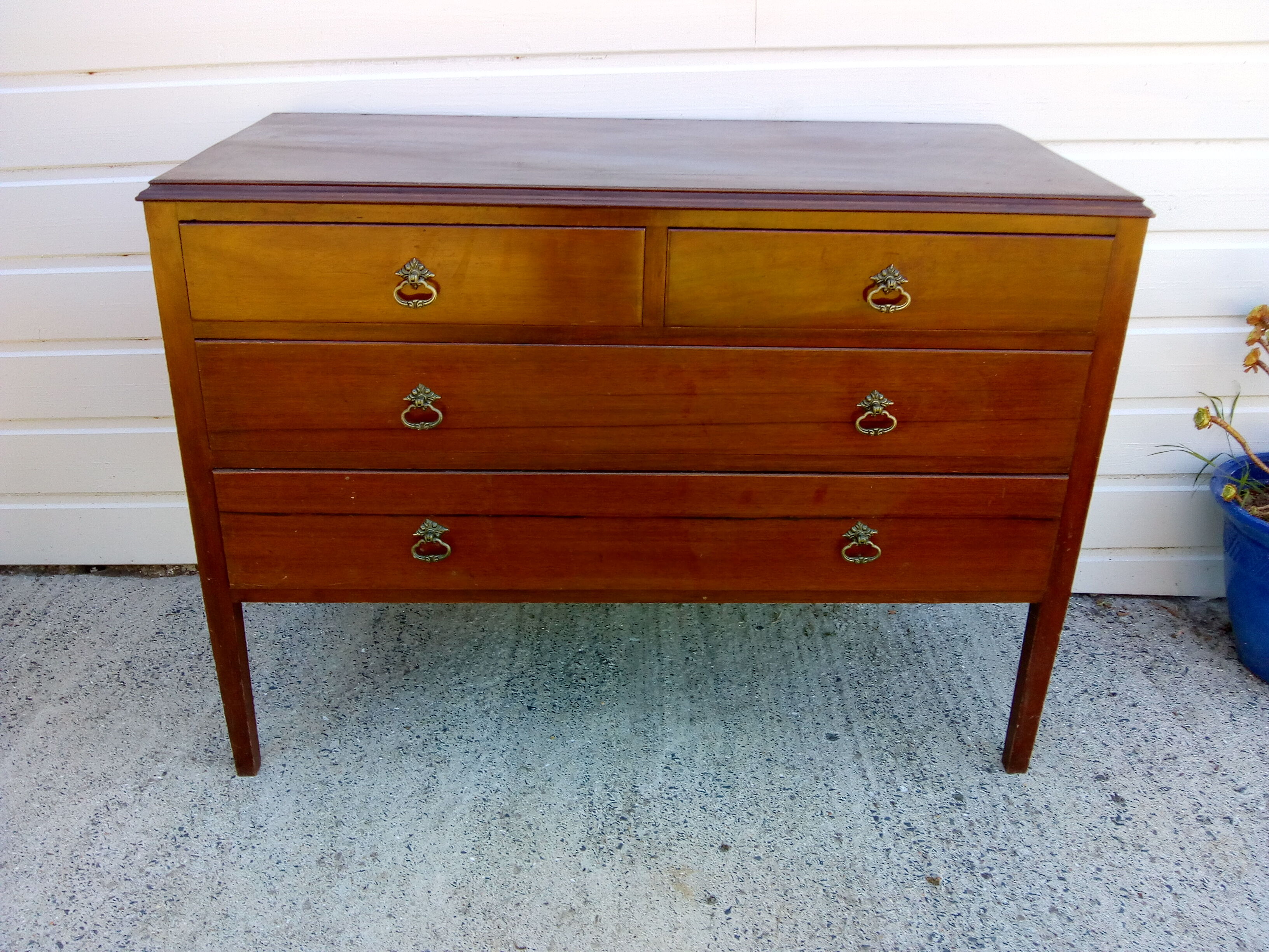 English chest of drawers in massive mahogany