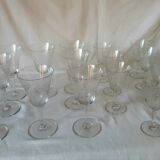 Set of 16 wine glasses