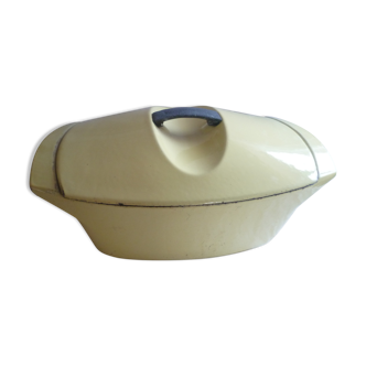 Dish casserole in yellow cast iron years 50/60 raymond loewy number 45