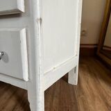 White chest of drawers