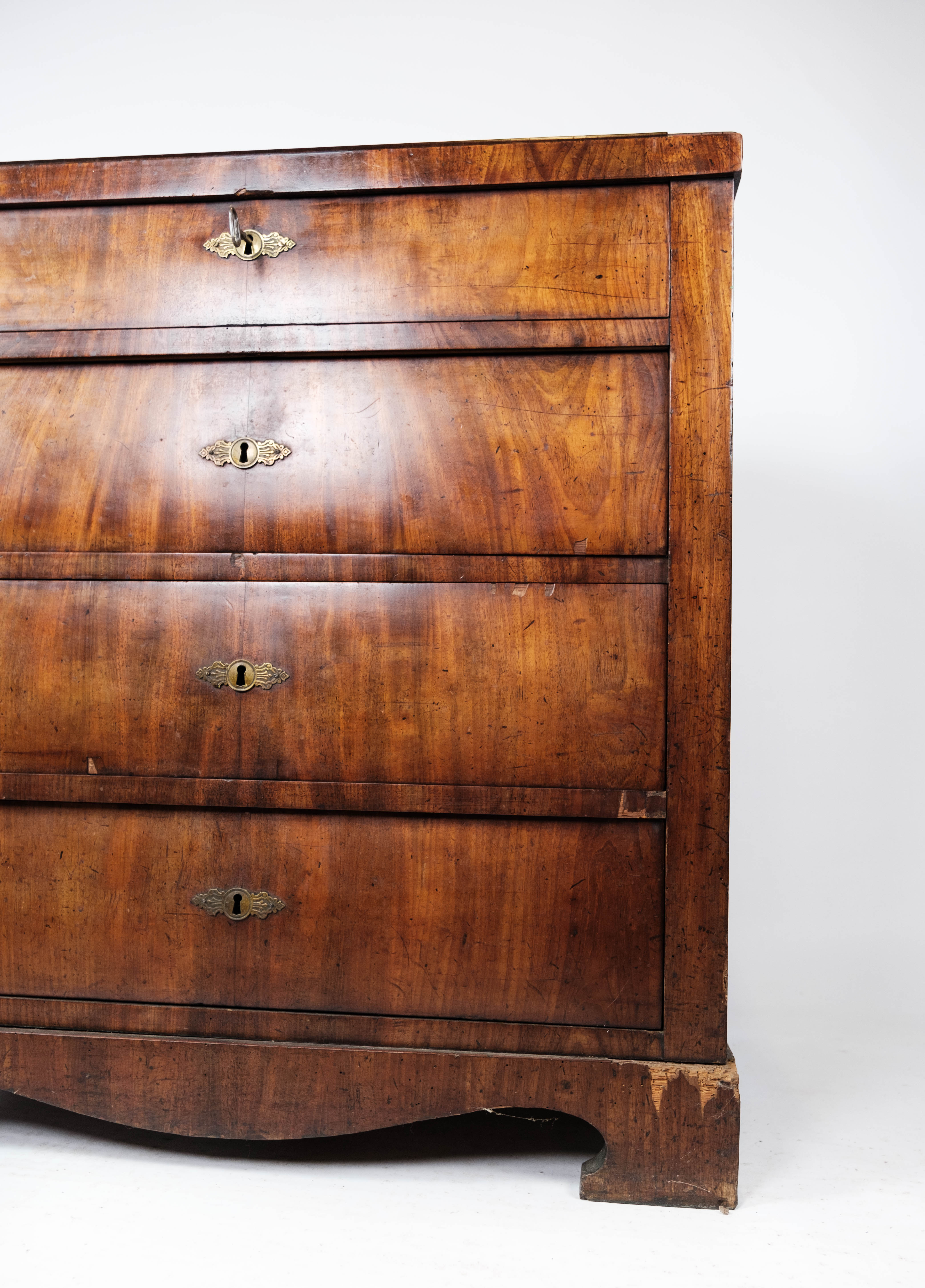 Empire chest of drawers with four drawers of mahogany, 1840s