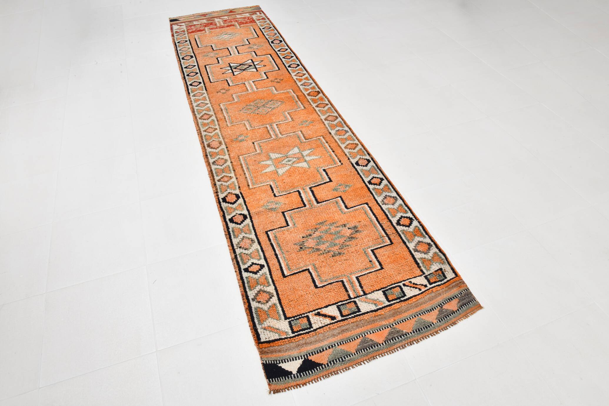 Soft Peach Vintage Boho Chic Floor Runner Rug, 85x331 Cm
