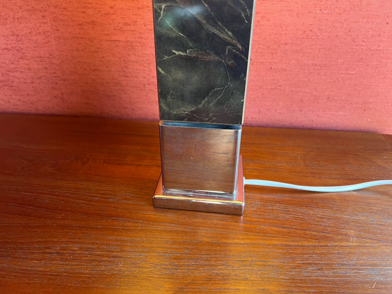 Vintage table lamp – marble and chrome metal base