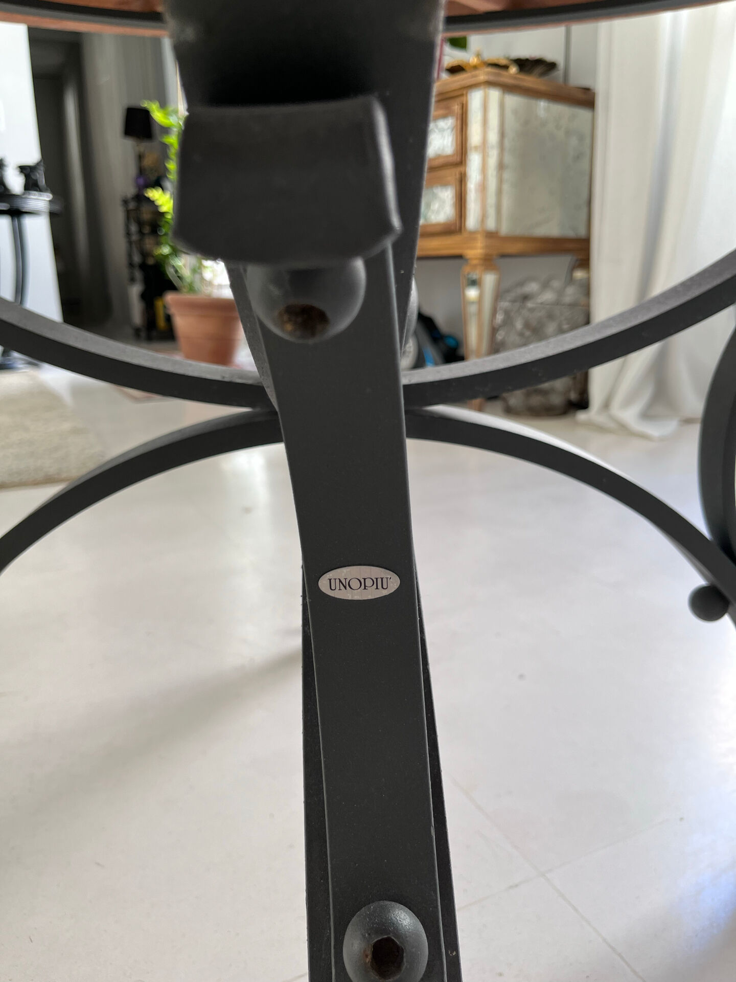 Onopiu garden table