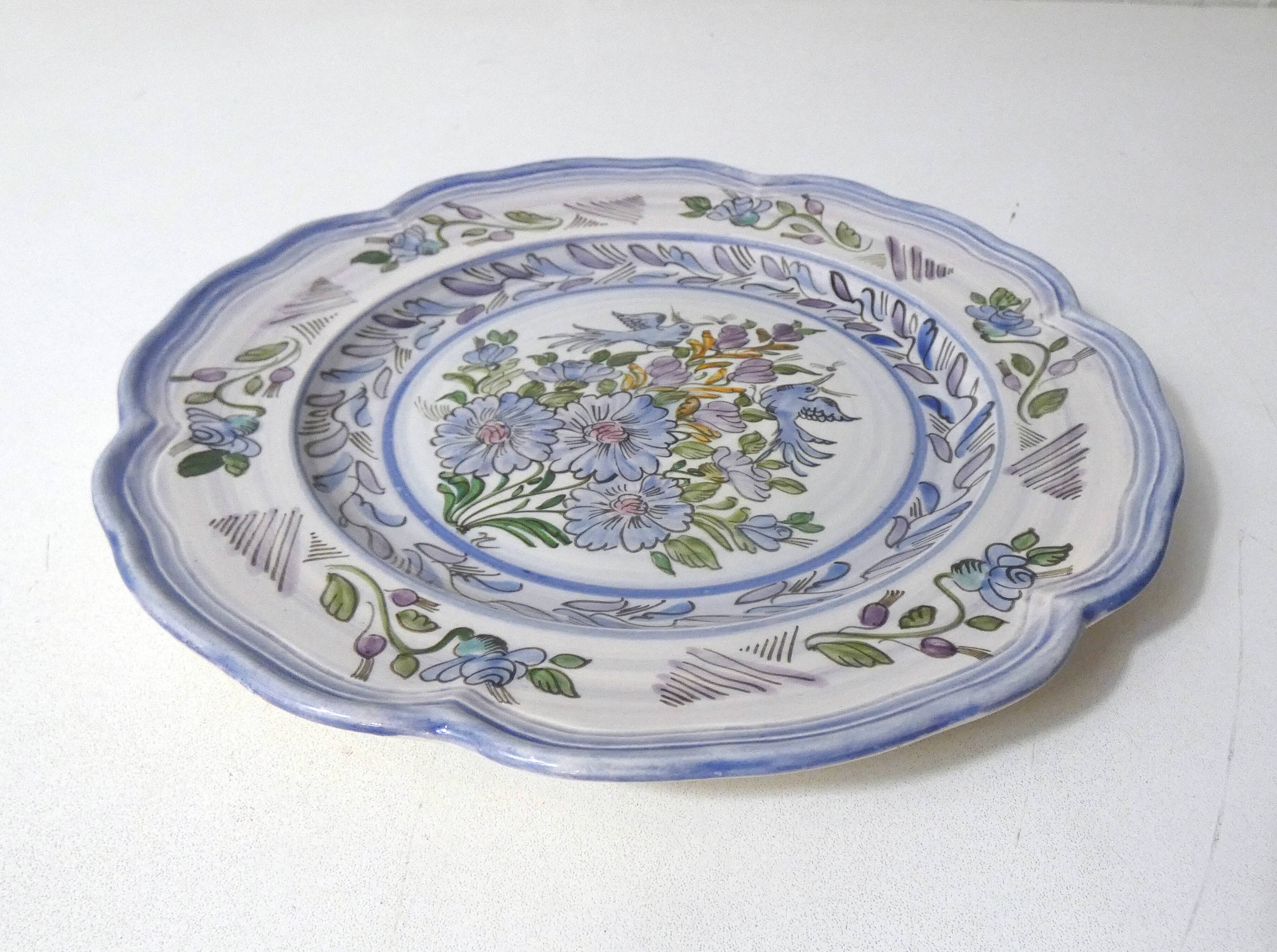 Assiette plate signée Taillandier Rochefort en Terre